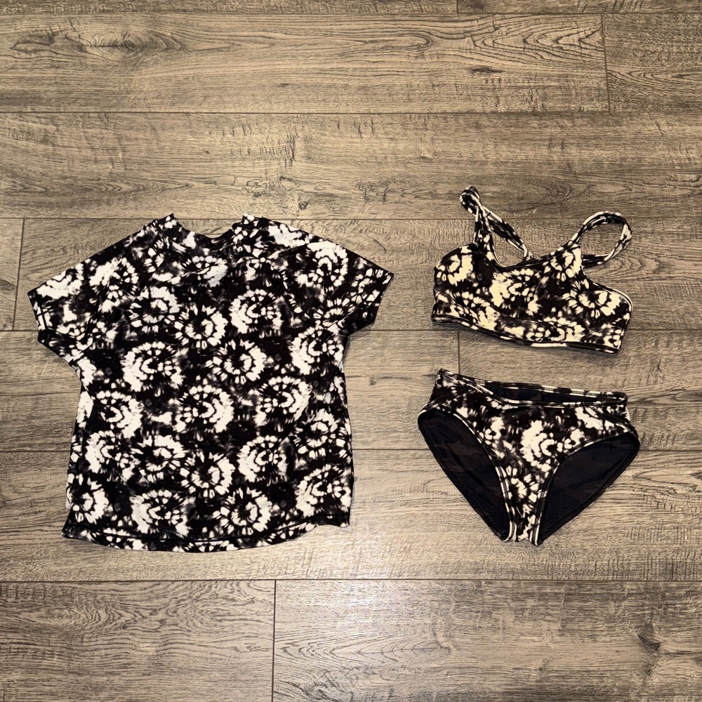 Athleta Girl Black & White Tie-Dye / camouflage reversible Bikini Set S/7 w rash